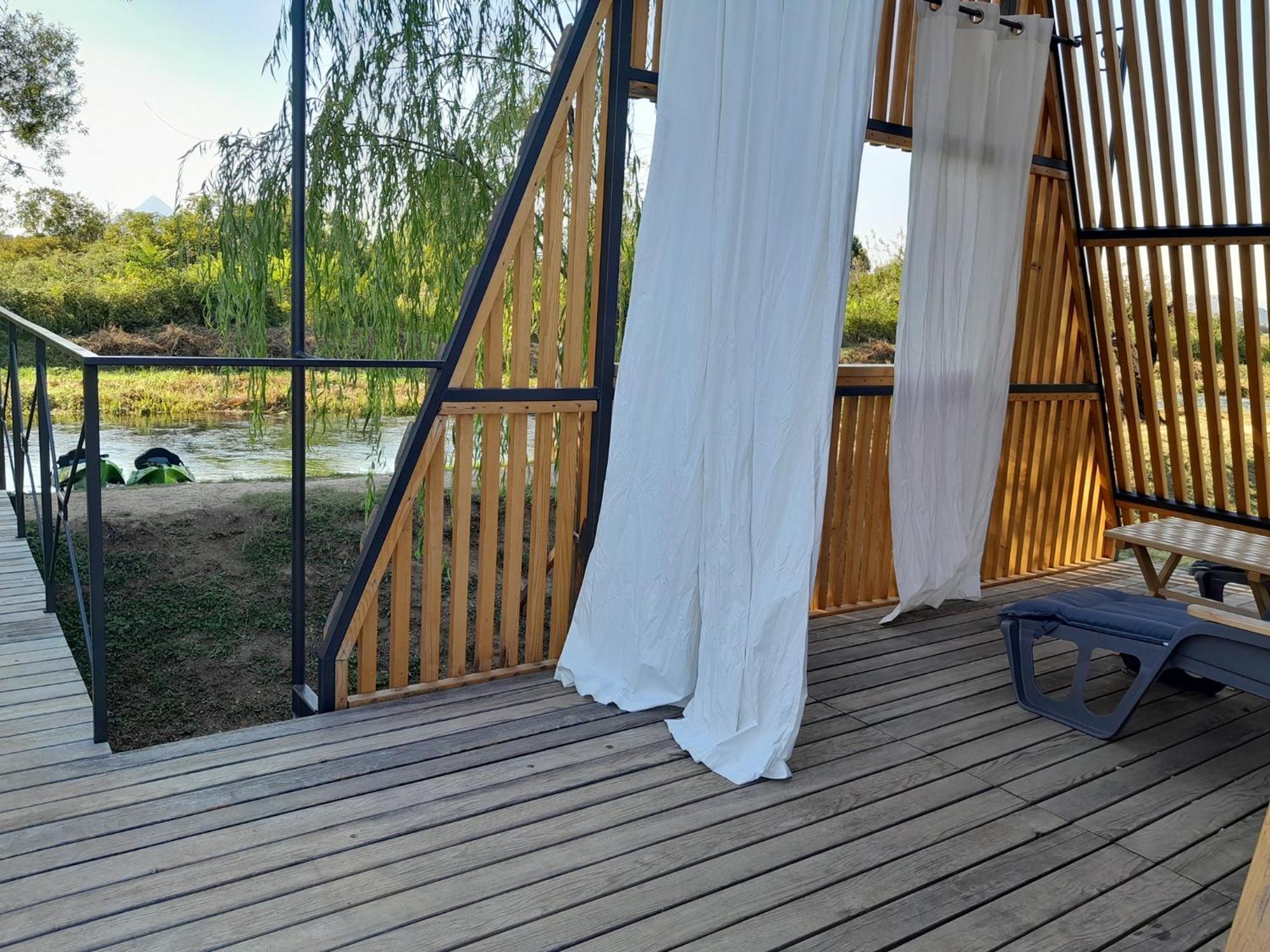 ליובוסקי Glamping House Two Rivers מראה חיצוני תמונה