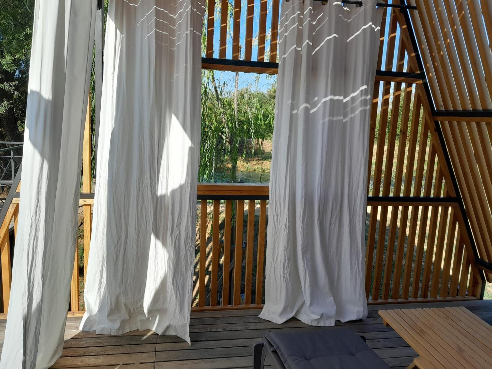 ליובוסקי Glamping House Two Rivers מראה חיצוני תמונה